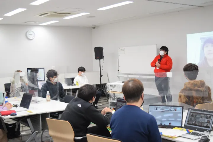 人材育成プログラムのWebサイト制作コース講義の様子