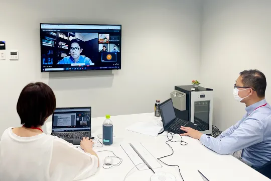 神山直樹氏のインタビューシーン